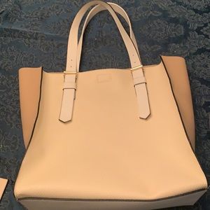 Reed tote bags